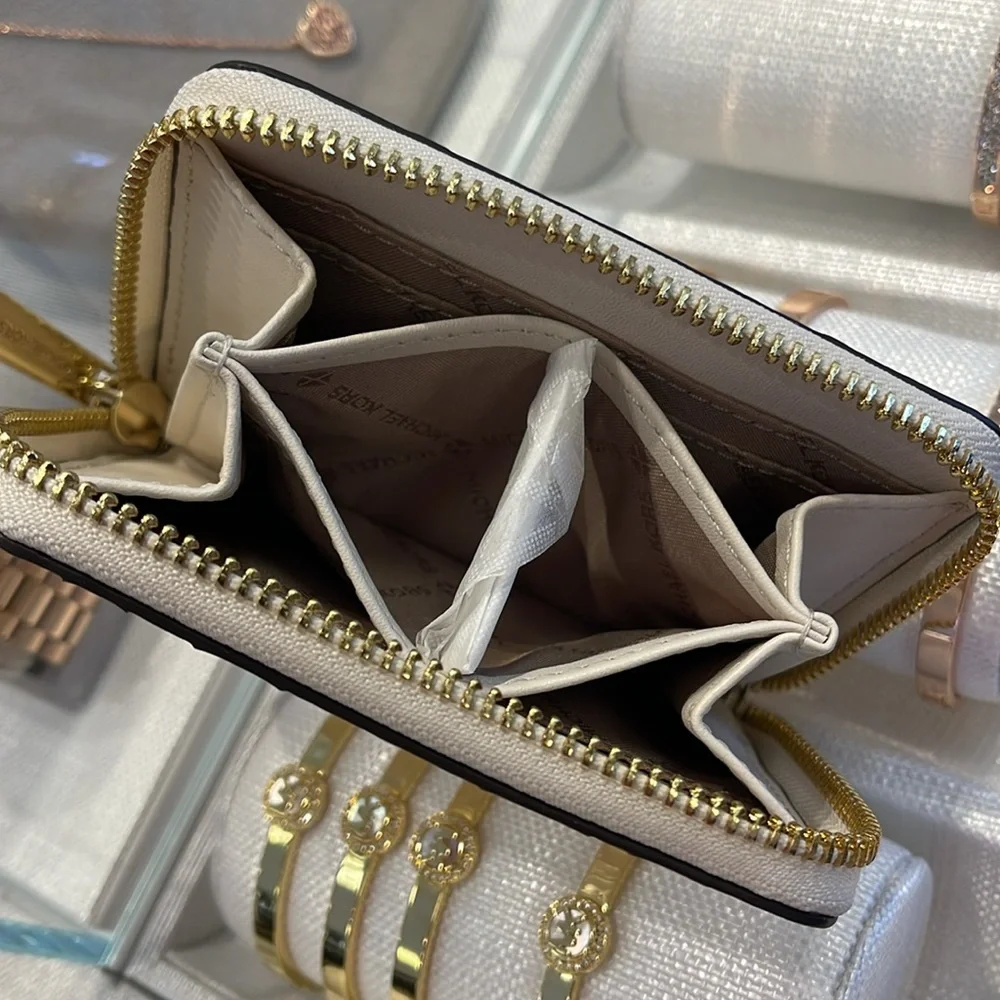 Michael Kors Women Medium Zip Around Card Case Coin Pouch Wallet Light Cream
NWT - Picture 8 of 16